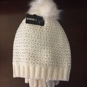 Steve Madden Knit Hat & Gloves Set